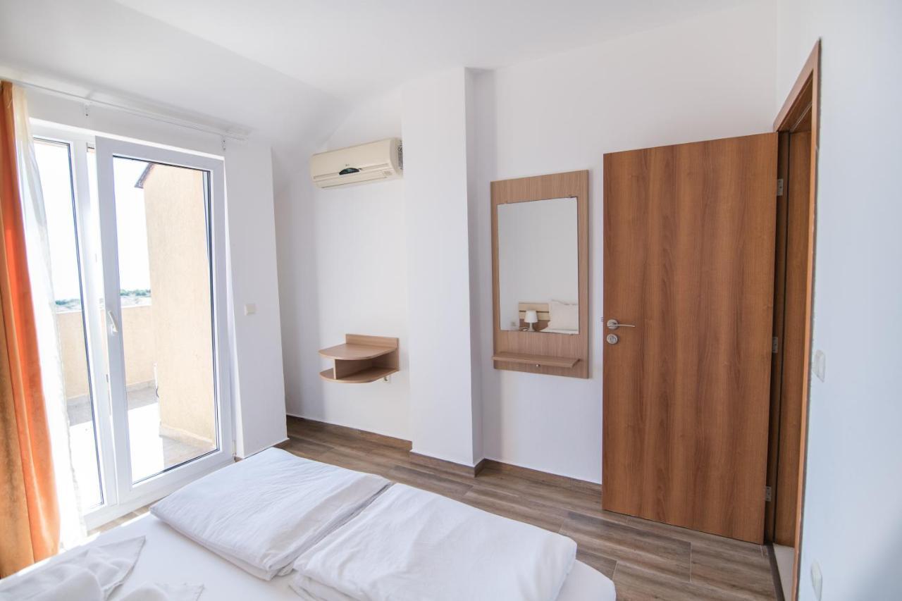 Тропикана Hotell Primorsko Eksteriør bilde