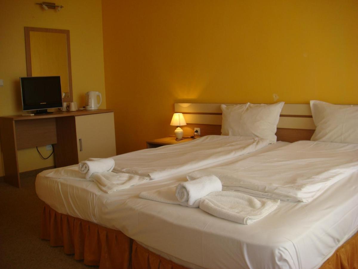 Тропикана Hotell Primorsko Eksteriør bilde